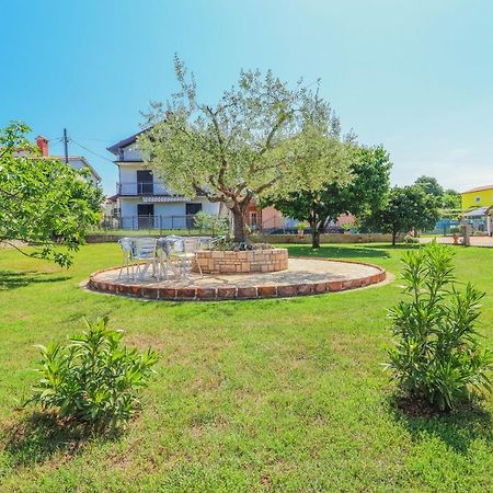 Pension Nina Умаг Экстерьер фото