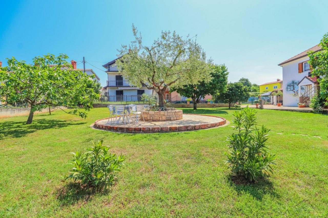 Pension Nina Умаг Экстерьер фото