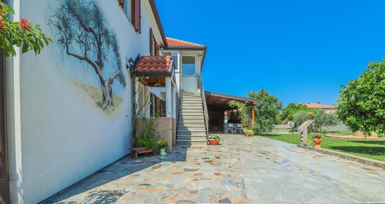 Pension Nina Умаг Экстерьер фото