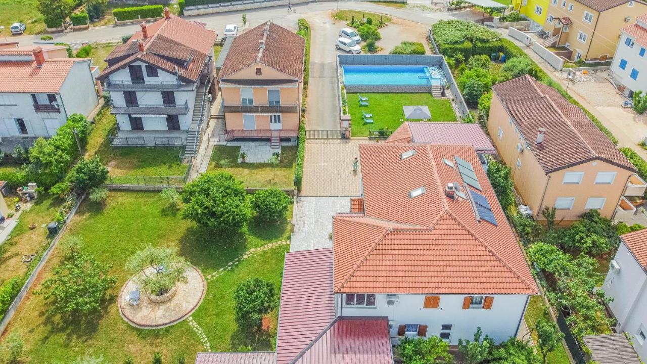 Pension Nina Умаг Экстерьер фото