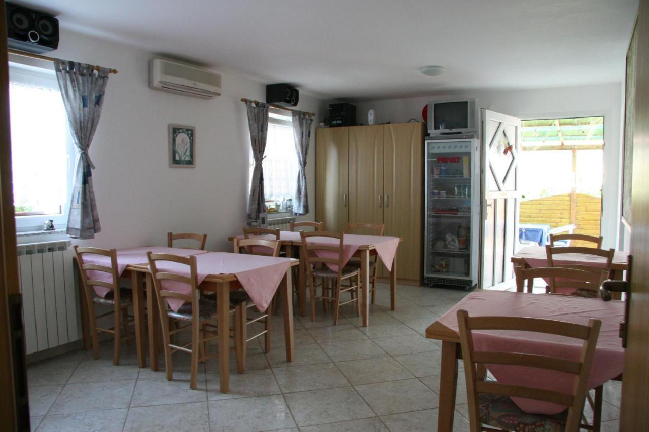 Pension Nina Умаг Экстерьер фото